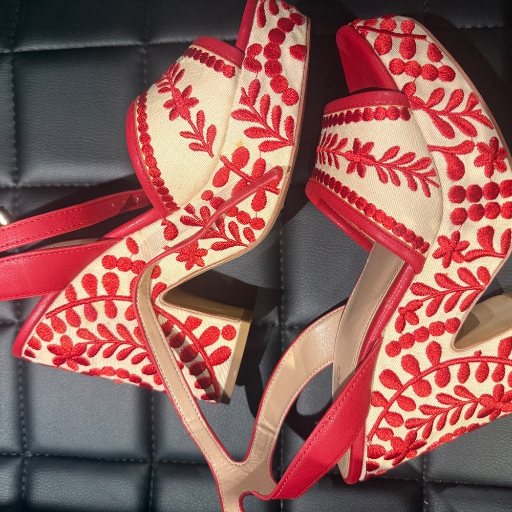 Aldo sandals size 7.5
